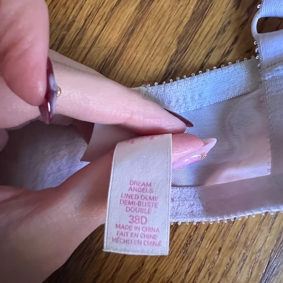 ▫️VICTORIA’S SECRET: Women’s 38D, pale pink & white w/mini gems lace push-up bra - Picture 4 of 14